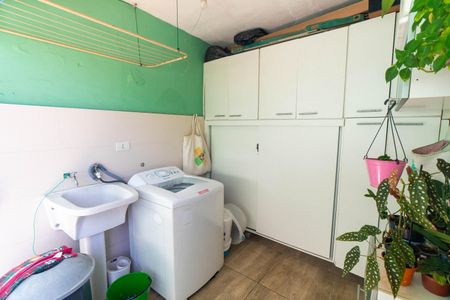 Casa à venda com 128m², 3 quartos e 2 vagas Casa à venda com 128m², 3 quartos e 2 vagasÁrea de Serviço