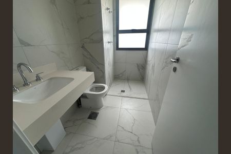 Apartamento à venda com 185m², 3 quartos e 3 vagasBanheiro da Suíte 1