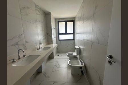 Apartamento à venda com 185m², 3 quartos e 3 vagasBanheiro da Suíte 3