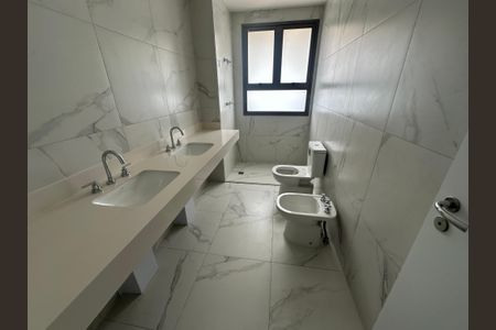 Apartamento à venda com 185m², 3 quartos e 3 vagasBanheiro da Suíte 3