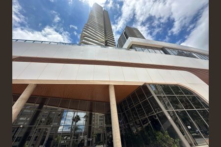 Apartamento à venda com 185m², 3 quartos e 3 vagasFachada