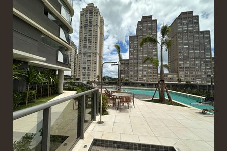 Apartamento à venda com 185m², 3 quartos e 3 vagasÁrea comum - Piscina