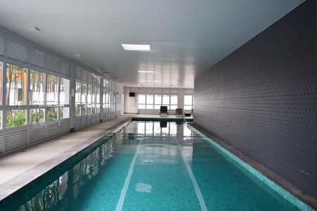 Studio à venda com 30m², 1 quarto e 1 vagaPiscina Coberta