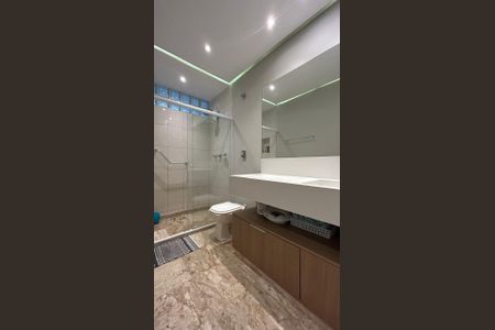 Apartamento à venda com 185m², 3 quartos e 2 vagasBanheiro 