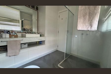 Apartamento à venda com 185m², 3 quartos e 2 vagasBanheiro