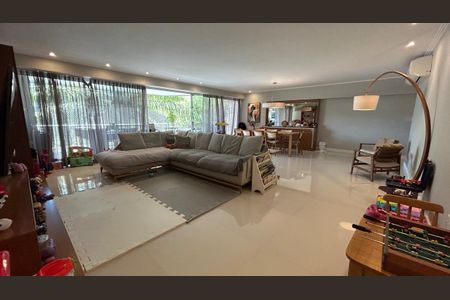 Apartamento à venda com 185m², 3 quartos e 2 vagasSala