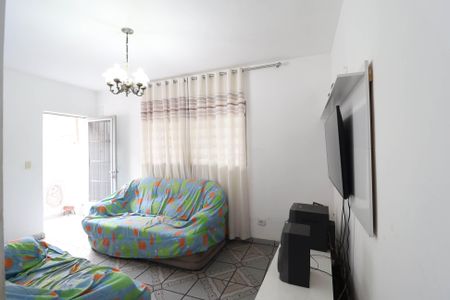 Casa para alugar com 2 quartos, 90m² em Vila Nivi, São Paulo