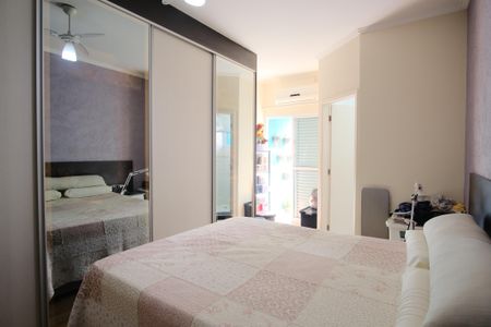 Casa à venda com 206m², 3 quartos e 3 vagasSuíte