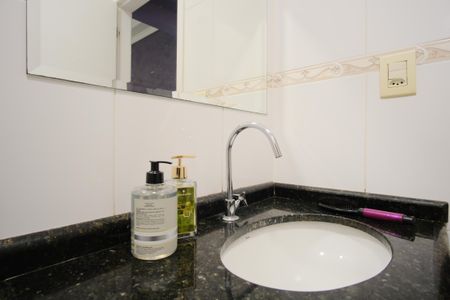 Lavabo de casa à venda com 3 quartos, 280m² em Vila Granada, São Paulo