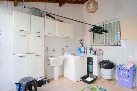 Casa à venda com 206m², 3 quartos e 3 vagasÁrea de Serviço