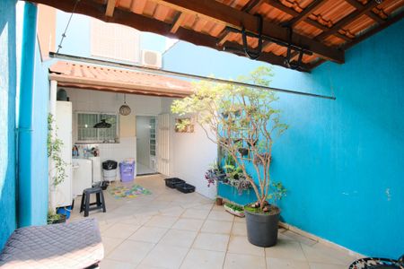 Casa à venda com 206m², 3 quartos e 3 vagasQuintal