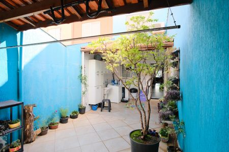 Casa à venda com 206m², 3 quartos e 3 vagasQuintal