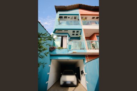 Casa à venda com 206m², 3 quartos e 3 vagasFachada