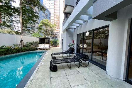 Studio à venda com 21m², 0 quarto e sem vaga Studio à venda com 21m², 0 quarto e sem vagaPiscina