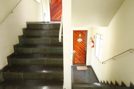 Apartamento para alugar com 43m², 2 quartos e sem vagaÁrea comum - Saguão do andar