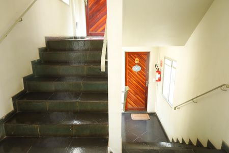 Apartamento para alugar com 43m², 2 quartos e sem vagaÁrea comum - Saguão do andar