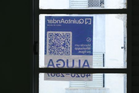 Apartamento para alugar com 43m², 2 quartos e sem vagaPlaca instalada na janela do imóvel - Código da placa JHAR-467