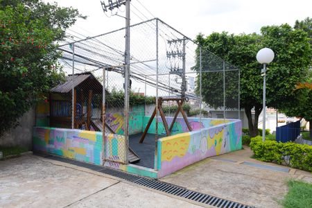 Apartamento para alugar com 43m², 2 quartos e sem vagaÁrea comum - Playground