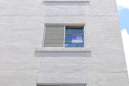 Apartamento para alugar com 43m², 2 quartos e sem vagaPlaca instalada na janela do imóvel - Código da placa JHAR-467