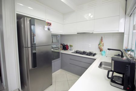 Casa à venda com 98m², 3 quartos e 2 vagasCozinha