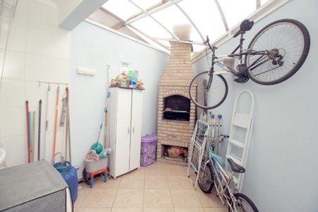 Casa à venda com 98m², 3 quartos e 2 vagasChurrasqueira