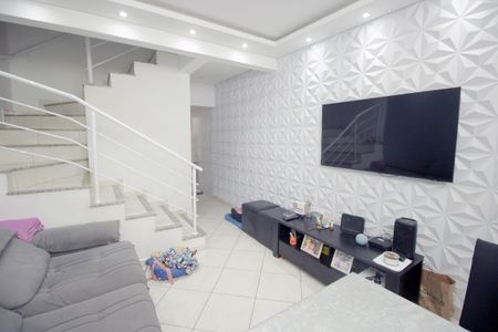 Casa à venda com 98m², 3 quartos e 2 vagasSala