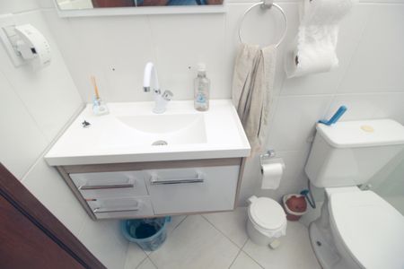 Casa à venda com 98m², 3 quartos e 2 vagasBanheiro