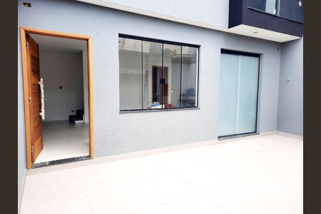 Casa à venda com 70m², 2 quartos e 3 vagas Casa à venda com 70m², 2 quartos e 3 vagasFoto 24