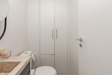 Apartamento à venda com 113m², 3 quartos e 2 vagas Apartamento à venda com 113m², 3 quartos e 2 vagasBanheiro de Serviço