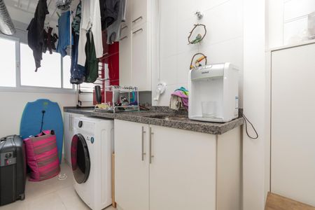 Apartamento à venda com 113m², 3 quartos e 2 vagas Apartamento à venda com 113m², 3 quartos e 2 vagasÁrea de Serviço