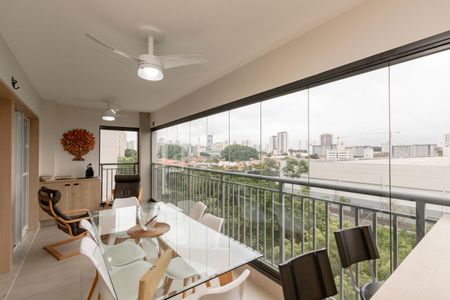 Apartamento à venda com 113m², 3 quartos e 2 vagas Apartamento à venda com 113m², 3 quartos e 2 vagasVaranda