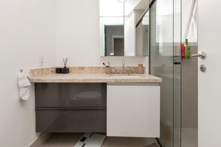 Apartamento à venda com 113m², 3 quartos e 2 vagas Apartamento à venda com 113m², 3 quartos e 2 vagasBanheiro da Suíte