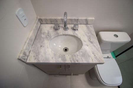 Apartamento para alugar com 69m², 2 quartos e 2 vagas Apartamento para alugar com 69m², 2 quartos e 2 vagasBanheiro