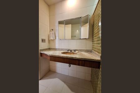 Apartamento à venda com 130m², 3 quartos e 1 vagaBanheiro da Suíte 1