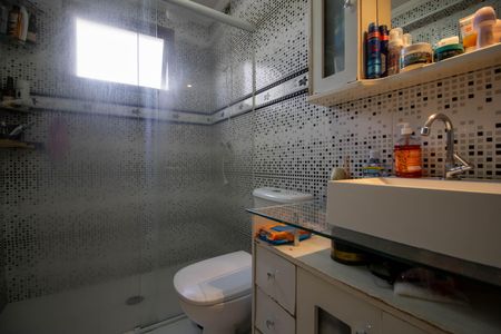 Apartamento à venda com 120m², 4 quartos e 2 vagasBanheiro da suíte