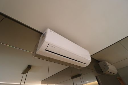 Ar Condicionado da Sala de apartamento para alugar com 3 quartos, 96m² em Santa Mônica, Uberlândia