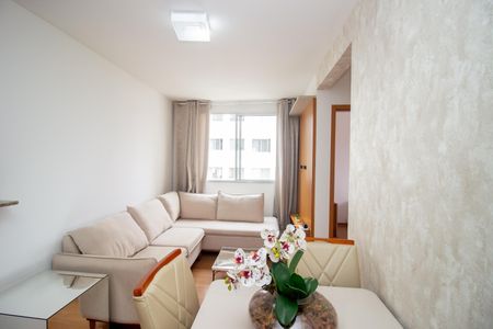 Sala de apartamento para alugar com 2 quartos, 50m² em Cabral, Contagem