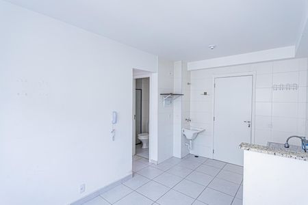 Apartamento para alugar com 32m², 2 quartos e sem vaga Apartamento para alugar com 32m², 2 quartos e sem vagaSala, cozinha e área de serviço