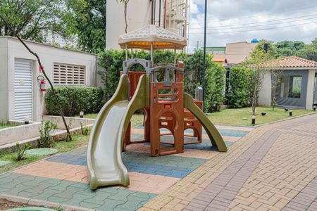 Apartamento para alugar com 32m², 2 quartos e sem vaga Apartamento para alugar com 32m², 2 quartos e sem vagaÁrea comum - Playground