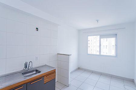 Apartamento para alugar com 32m², 2 quartos e sem vaga Apartamento para alugar com 32m², 2 quartos e sem vagaSala, cozinha e área de serviço