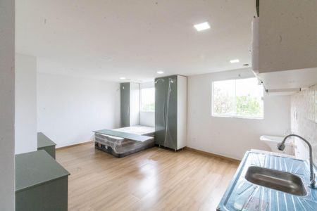 Sala/Quarto de kitnet/studio para alugar com 1 quarto, 32m² em Campo Grande, Rio de Janeiro