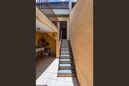 Casa à venda com 150m², 3 quartos e 4 vagasEscada