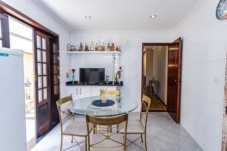 Casa à venda com 150m², 3 quartos e 4 vagasCozinha e copa