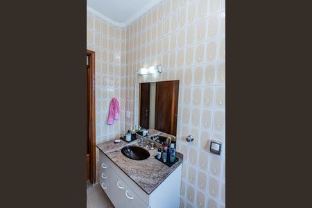 Casa à venda com 150m², 3 quartos e 4 vagasBanheiro suite 1