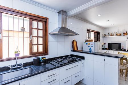 Casa à venda com 150m², 3 quartos e 4 vagasCozinha e copa