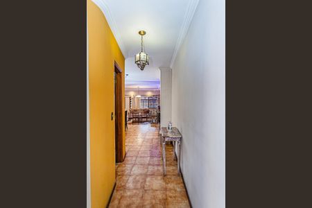 Casa à venda com 150m², 3 quartos e 4 vagasCorredor