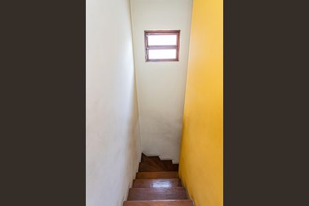Casa à venda com 150m², 3 quartos e 4 vagasEscada