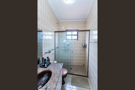 Casa à venda com 150m², 3 quartos e 4 vagasBanheiro suite 1