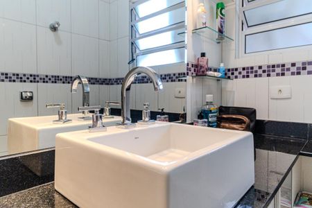 Apartamento para alugar com 189m², 3 quartos e 1 vagaBanheiro da Suíte