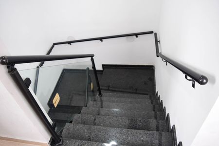 Apartamento para alugar com 44m², 2 quartos e sem vagaEscada